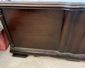 19 160.00 Lane cedar chest 46Wx19Dx21H with inside tray
