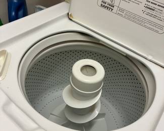 32 400.00 Maytag washer & dryer Perfoma