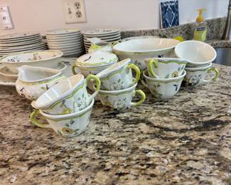 53 500.00 French China Moustiers - Longchamp pattern