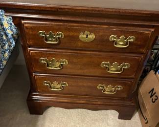 37 75.00 Matching night stand 2 drawers 20Wx15Dx26H