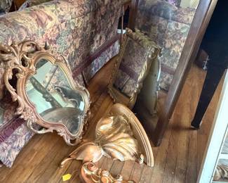 Mirrors and architectural elements 