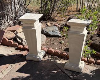 Plaster pedestal 