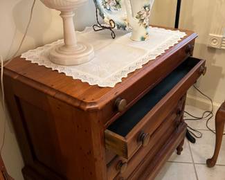 Lincoln drape Aladdin lamp