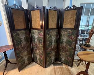 Folding dresser screen of cherry wood and tapestry