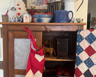 Early Pie Safe ( 4 tin )