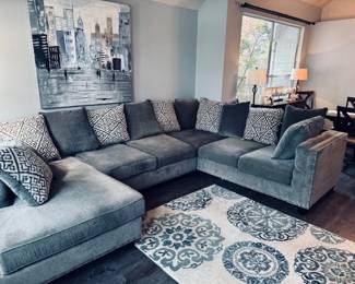 Blue Gray XL SECTIONAL great condition 14+ matching carpet