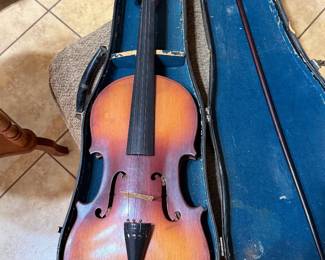 Antique violin 