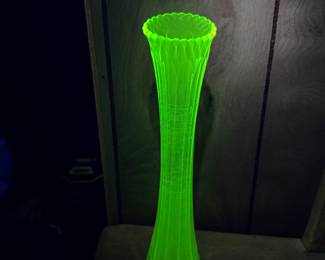 Uranium vase 