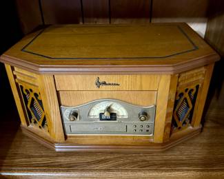 Record player, AM, FM, Cds