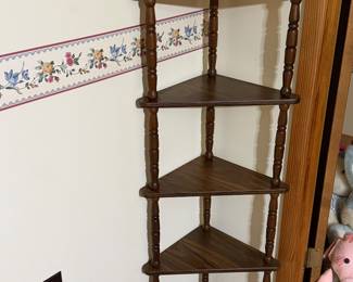 Corner shelf 