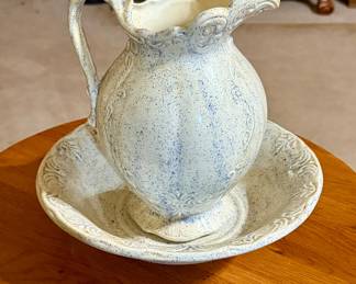 Blue/white pitcher bowl