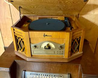 Cd, fm, and record player