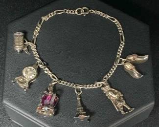 CT297VSilver Charm Bracelet
