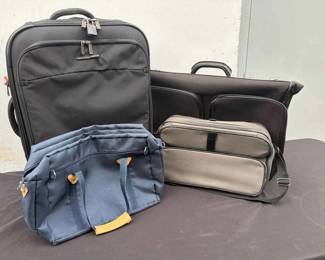 JD132Travel Luggage Lot