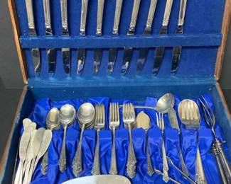 RA211VHeirloom Sterling Damask Rose Silverware