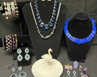 KN321Costume Jewelry Blues And Purples