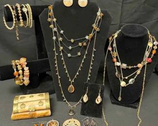 KN314RCostume Jewelry Shells And More
