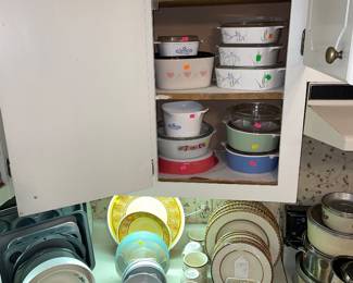 Corning ware, Pyrex Baking Dishes, Sheet pan, Muffin Tins, Tahiti Stoneware Dishes
