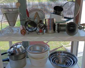 Mixing Bowls, Grinder