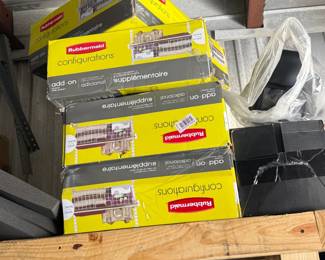 RUBBERMAID STORAGE BASKETS