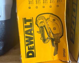 DEWALT SAFETY GOGGLES