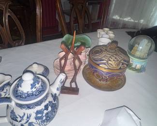 Bohemian Blue glass bonbonniere with lid