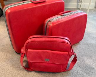 Red vintage suitecase set
