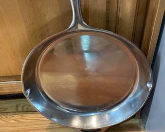 HUGE 15.5" Lodge cast iron skillet