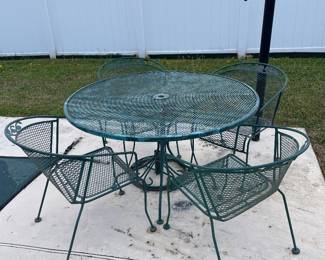 Outstanding Patio / Poolside Furniture