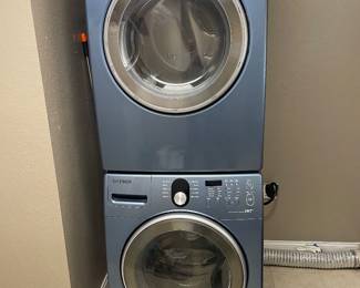 Samsung Stackable  Washer / Dryer Combo * Like New *