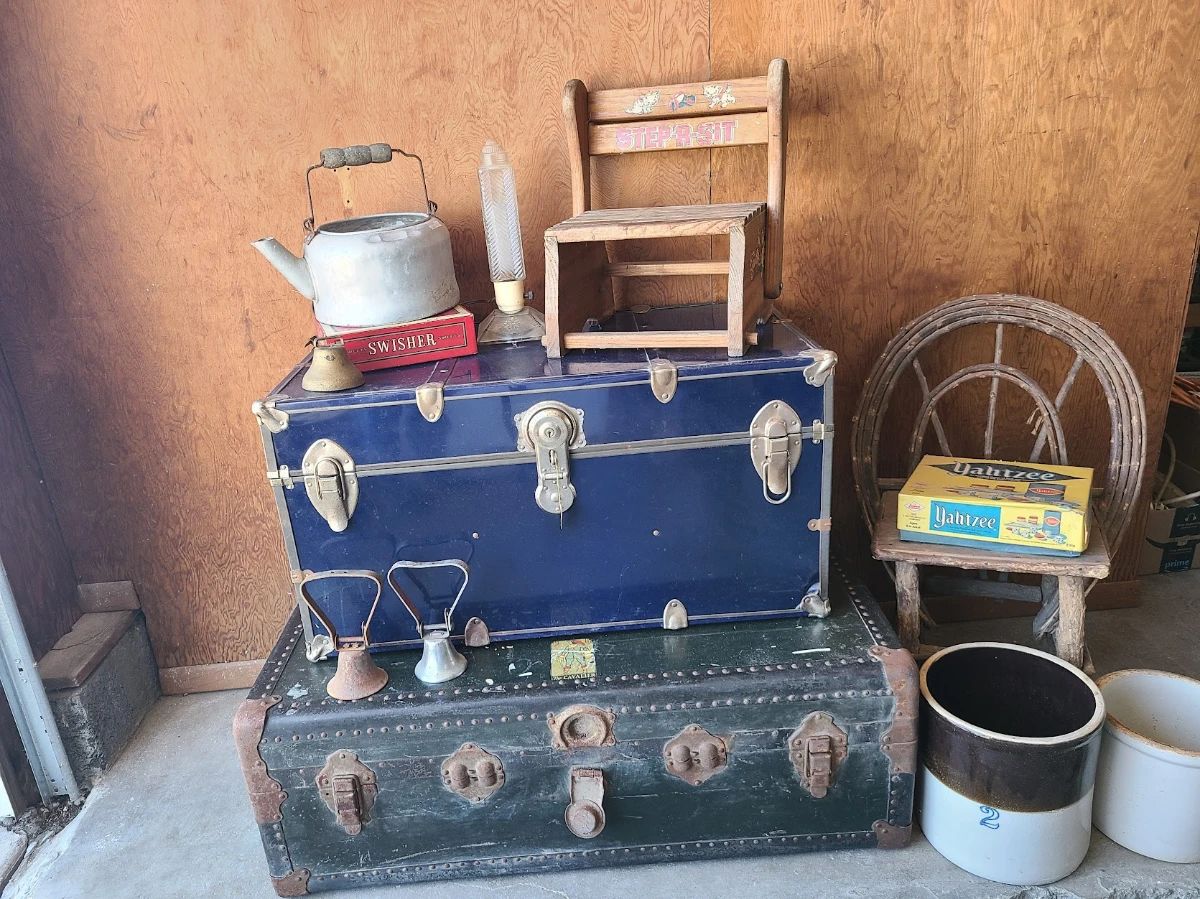 trunks stickchair crocks