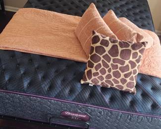 Full size black beautyrest adjustable bed like new!! 