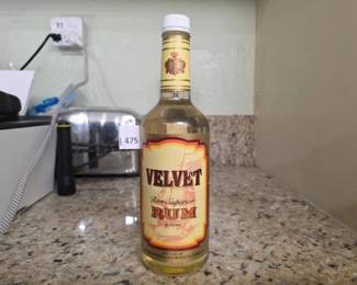 Velvet Ron Superior Rum, Caribbean Distillers
