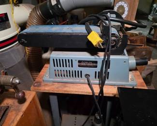 Delta 1/3 HP Benchtop 4-Inch Belt and 6-Inch Disc