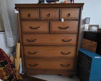 American Colonial Revival Maple 8-Drawer Chest