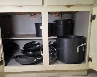 Essentials from Calphalon Hard Anodized Cookware