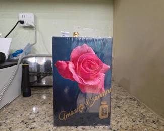 Amaretto di Saronno Parfait Rose Liqueur Sealed