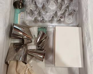 Ateco 29-Piece Stainless Steel Piping Tip Decorating Set