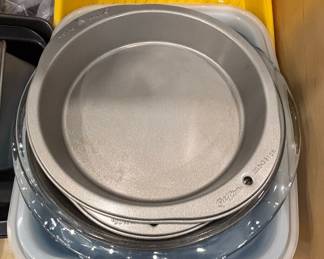 Wilton Round Cake Pan Set with Yellow Baking Tray