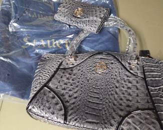 Lot #13 - NEW Stauer Avalon Gray Crocodile Embossed Faux Leather Handbag & Wallet Set - Stylish Luxury Fashion Accessories