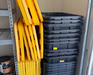 and more totes