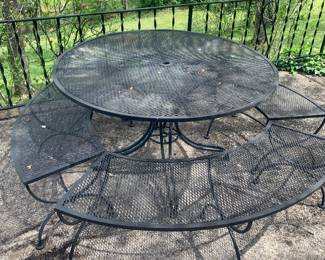 Iron round table with three benches