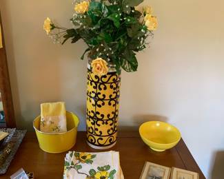 yellow decor; Vera napkins -never used