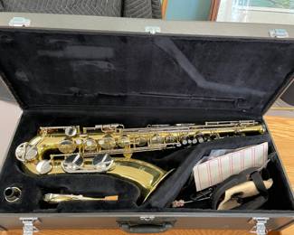 YAMAHA SAXOPHONE