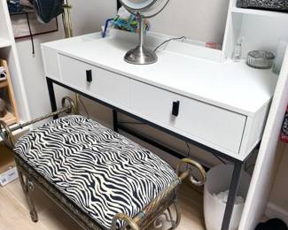 Vanity table + bench
