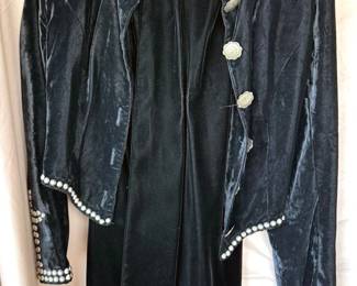 Silverado  skirt + jacket in velvet with silver embellishments; size S/M