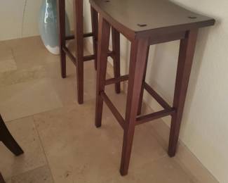 2 bar stools 30hx16lx13d