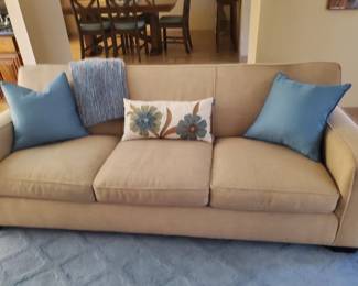 Sofa great condition 88x36wx32h. Seat rise is 18"