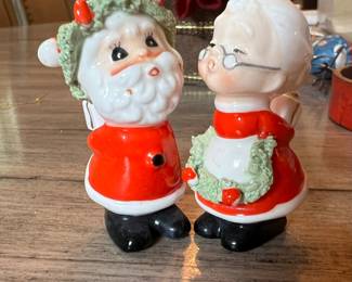 Vintage Napco kissing Santa