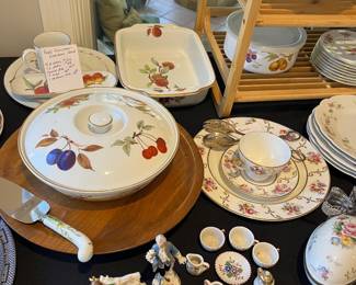 Royal Worcester Eversham Gold